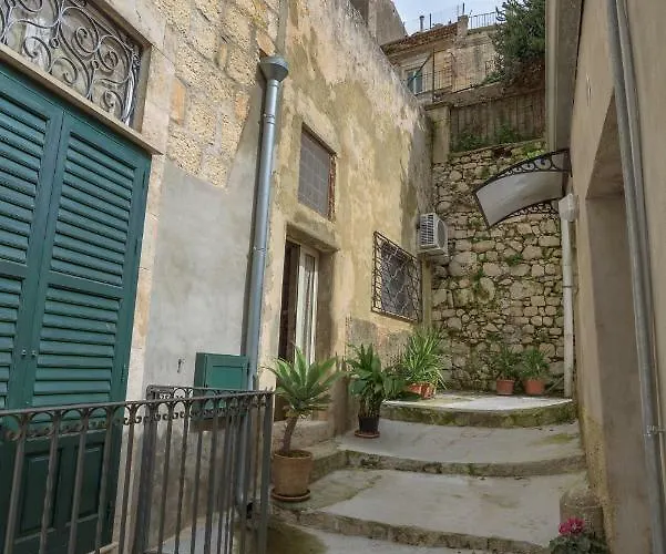 Vico Manenti 3* Modica