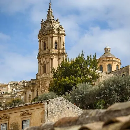 לינה וארוחת בוקר Vico Manenti 3*